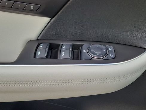 Used 2024 Buick Envision Avenir AWD/4WD image 17