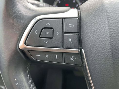 Used 2021 Toyota Highlander XLE image 33