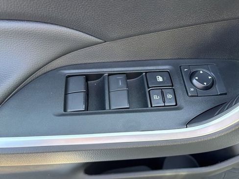 Used 2025 Toyota RAV4 LE image 12