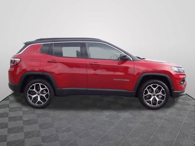 Used 2026 Jeep Compass Limited w/ Sun, Sound & Navigation Group AWD/4WD image 4
