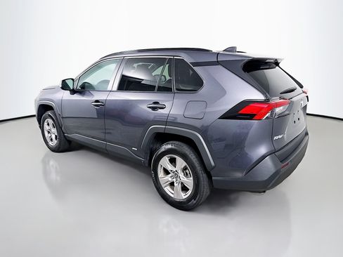 Used 2022 Toyota RAV4 LE AWD/4WD image 5