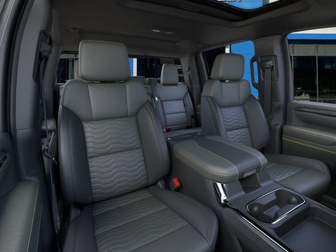 New 2026 Chevrolet Silverado 2500 ZR2 w/ LPO, Dark Essentials Package AWD/4WD image 19