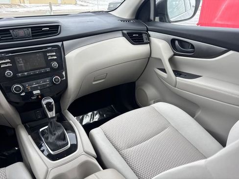 Used 2017 Nissan Rogue Sport S image 29