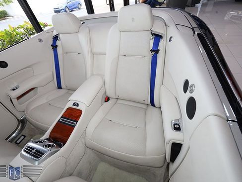 Used 2016 Rolls-Royce Dawn RWD image 16