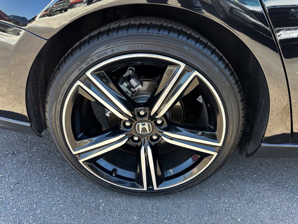 Used 2024 Honda Accord Sport image 11