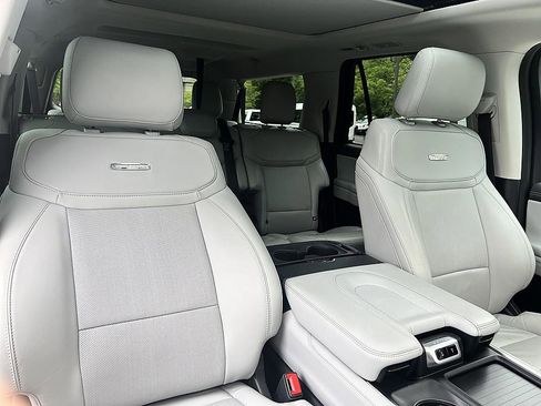 Used 2025 Ford Expedition Max Platinum AWD/4WD image 22