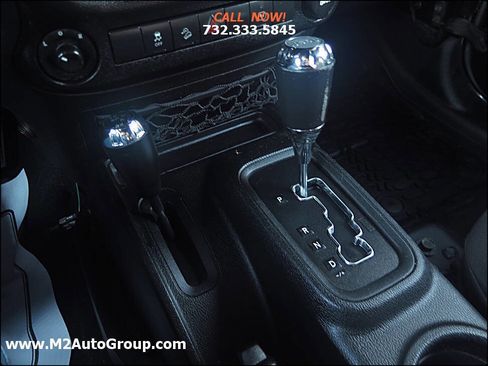 Used 2017 Jeep Wrangler Unlimited Sahara w/ Connectivity Group image 11