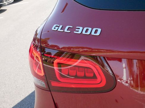 Used 2022 Mercedes-Benz GLC 300 4MATIC image 17