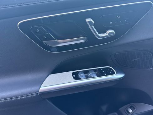 Certified 2025 Mercedes-Benz GLC 300 image 11