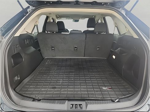 Certified 2023 Ford Edge SE image 9