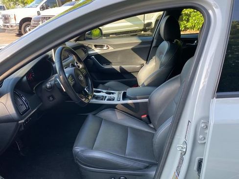 Used 2019 Kia Stinger GT1 RWD image 11