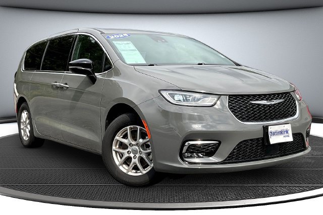 Used 2025 Chrysler Pacifica Select FWD image 3