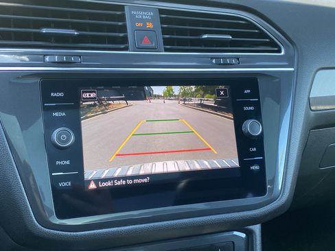 Used 2023 Volkswagen Tiguan SE R-Line image 39