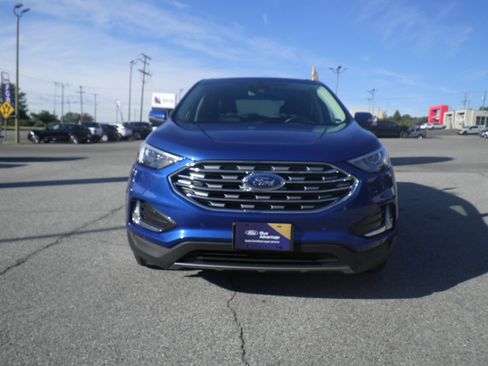 Certified 2024 Ford Edge Titanium AWD/4WD image 2