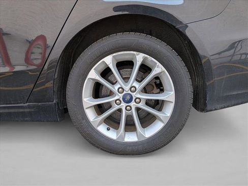 Used 2019 Ford Fusion SE image 13