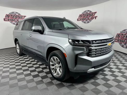 Used 2024 Chevrolet Suburban Premier AWD/4WD image 9