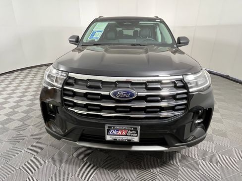 Used 2025 Ford Explorer Active w/ Active Comfort Package image 9