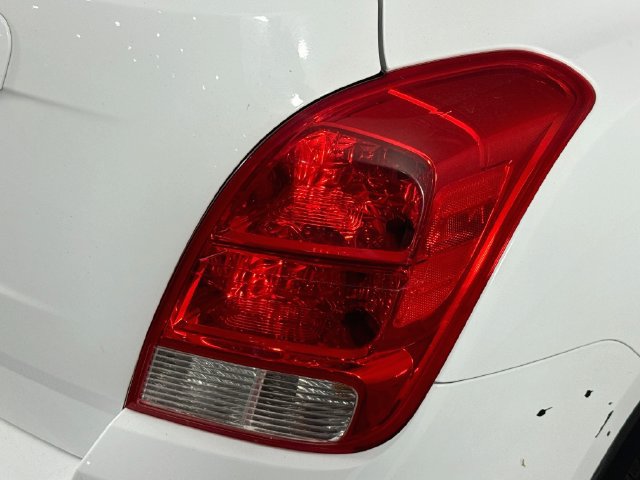 Used 2018 Chevrolet Trax LS FWD image 29