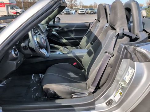 Used 2017 FIAT 124 Spider Classica image 14