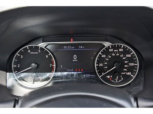 Used 2024 Nissan Altima 2.5 SV image 13