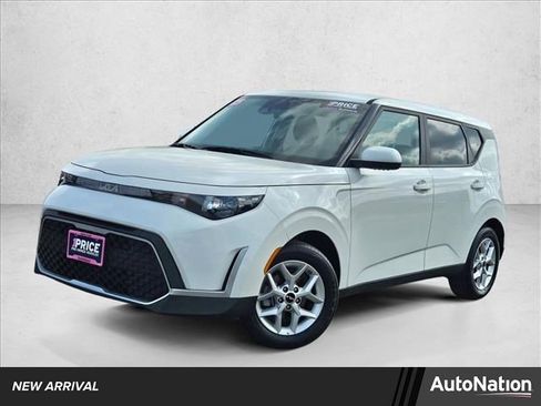 Used 2025 Kia Soul LX w/ LX Technology Package image 1