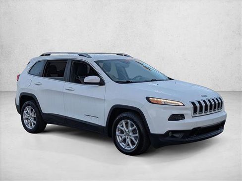 Used 2014 Jeep Cherokee Latitude image 3