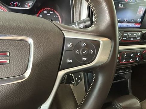 Used 2015 GMC Canyon SLE AWD/4WD image 16