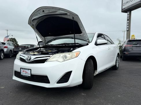Used 2012 Toyota Camry LE FWD image 8