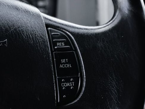 Used 2015 Ford F650 2WD Crew Cab Super Duty image 31