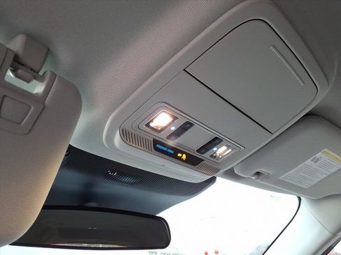 Used 2025 Ford Explorer Active image 18