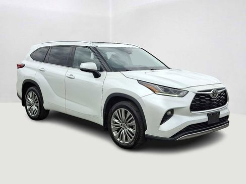 Certified 2022 Toyota Highlander Platinum image 5