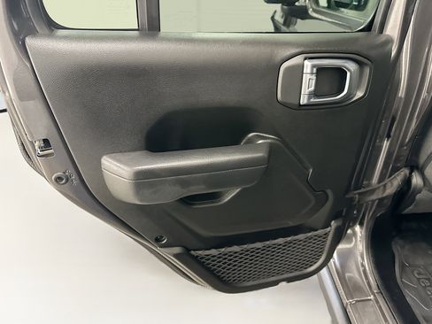 Used 2025 Jeep Wrangler Willys image 26