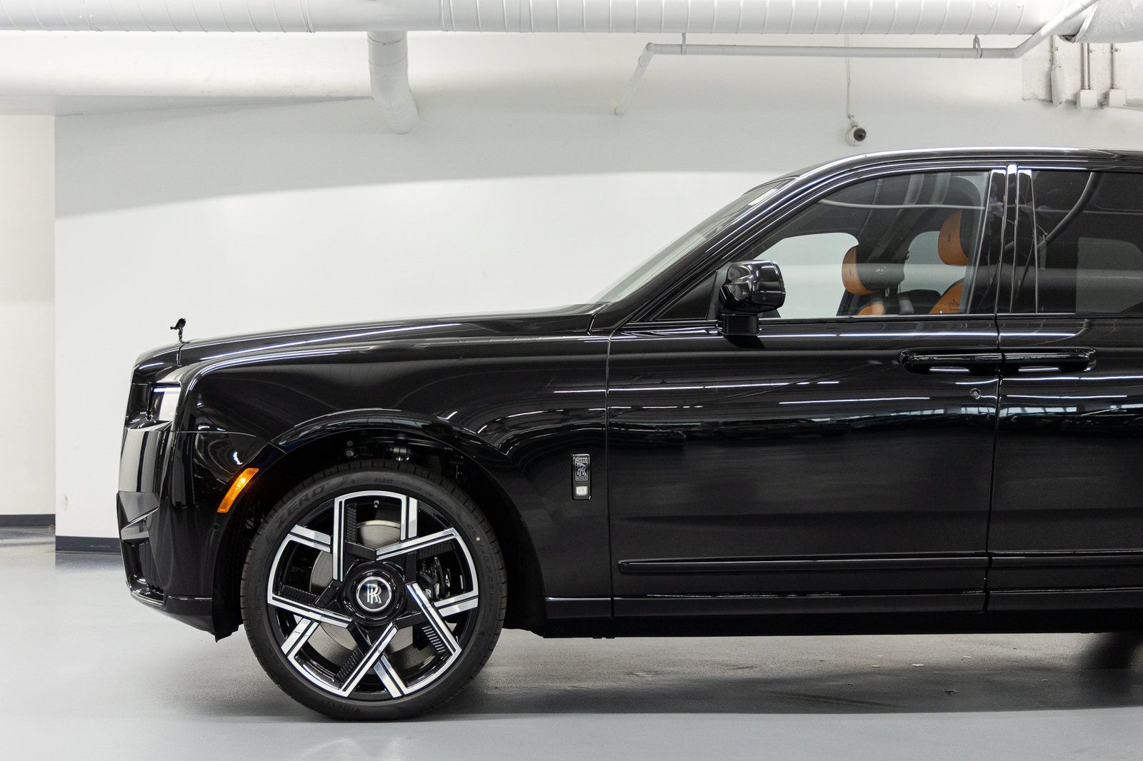 New 2027 Rolls-Royce Cullinan Black Badge AWD/4WD image 17