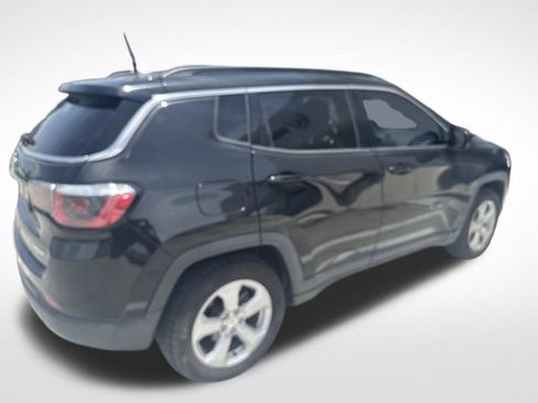 Used 2020 Jeep Compass Latitude FWD image 4
