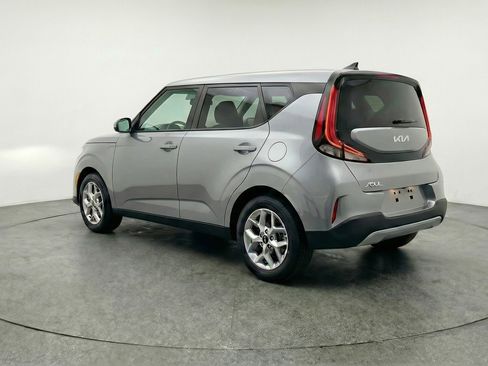 Used 2025 Kia Soul LX w/ LX Technology Package FWD image 6
