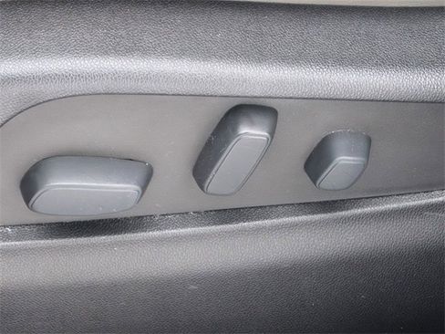 Used 2022 Cadillac XT4 Premium Luxury w/ Cold Weather Package image 13