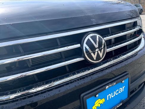 Used 2023 Volkswagen Tiguan SE image 27