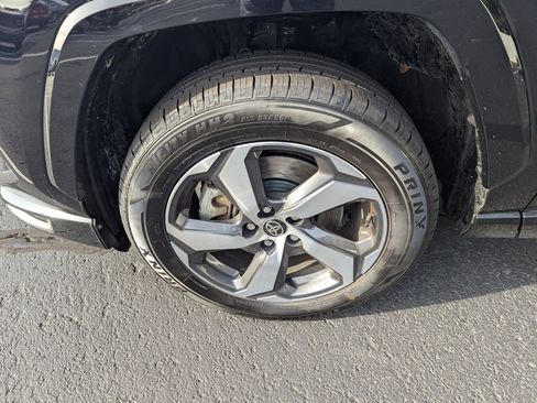 Used 2023 Toyota RAV4 SE image 27