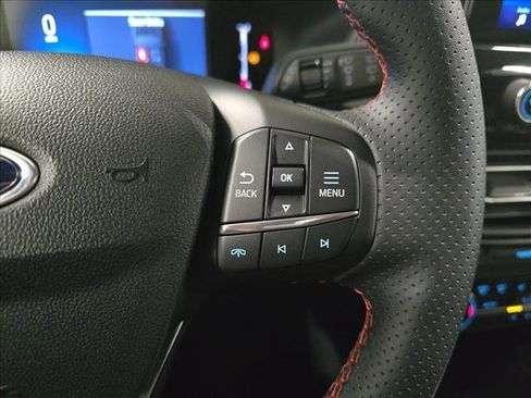 Used 2025 Ford Escape ST-Line image 18