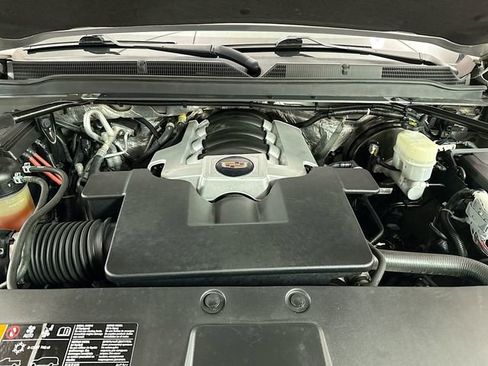 Used 2017 Cadillac Escalade ESV Luxury AWD/4WD image 34