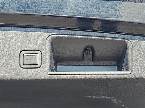 Certified 2024 GMC Terrain SLE w/ Driver Convenience Package image 18