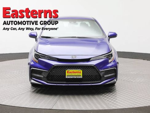 Used 2022 Toyota Corolla SE FWD image 2