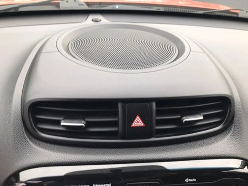 Used 2018 Kia Soul ! w/ Tech Package FWD image 21