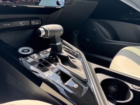 New 2025 Kia Niro EX Touring image 15