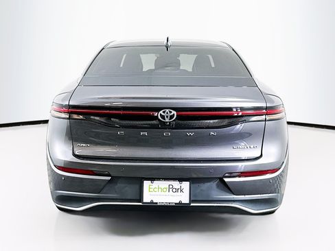 Used 2023 Toyota Crown w/ Carpet Mat Package (TMS) AWD/4WD image 7