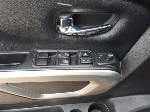 Used 2017 Nissan Titan XD image 7