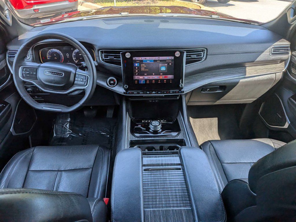 Used 2024 Jeep Wagoneer Series II AWD/4WD image 15