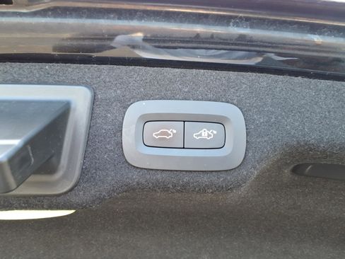 Used 2018 Volvo S90 T5 Momentum w/ Convenience Package image 6