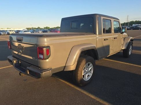 Used 2023 Jeep Gladiator Sport AWD/4WD image 4