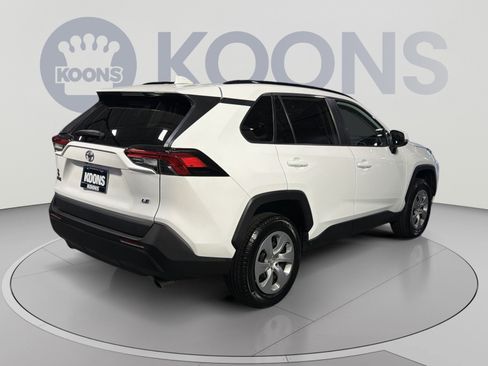 Used 2021 Toyota RAV4 LE FWD image 7